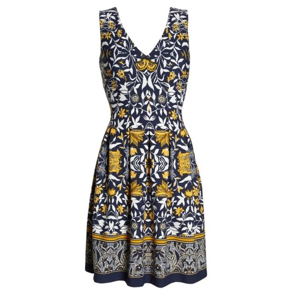Vince Camuto Dresses & Skirts - Vince Camuto Print Scuba Crepe Fit & Flare Dress